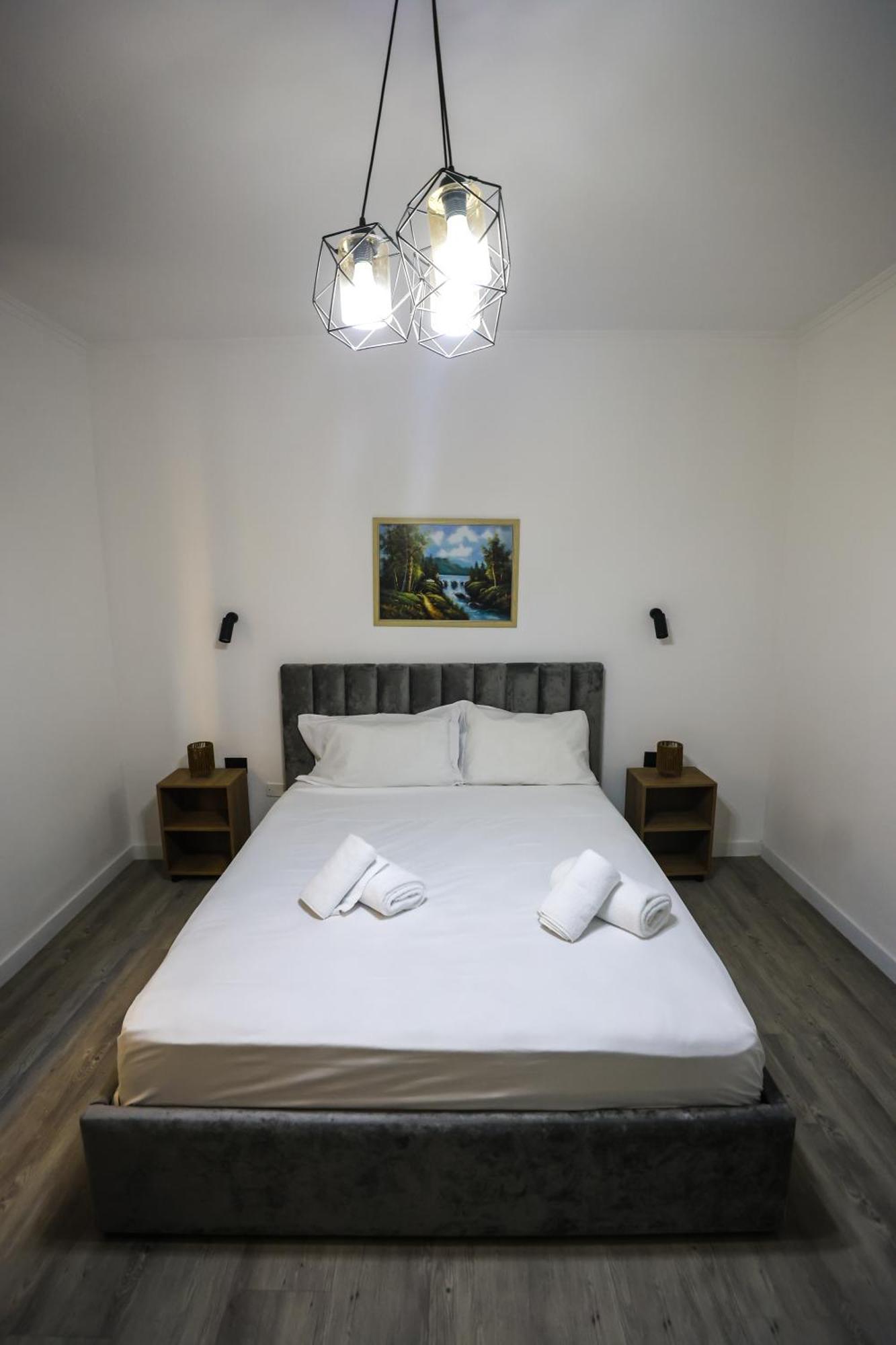 Vila Alizee Hotel Tirana Exterior foto