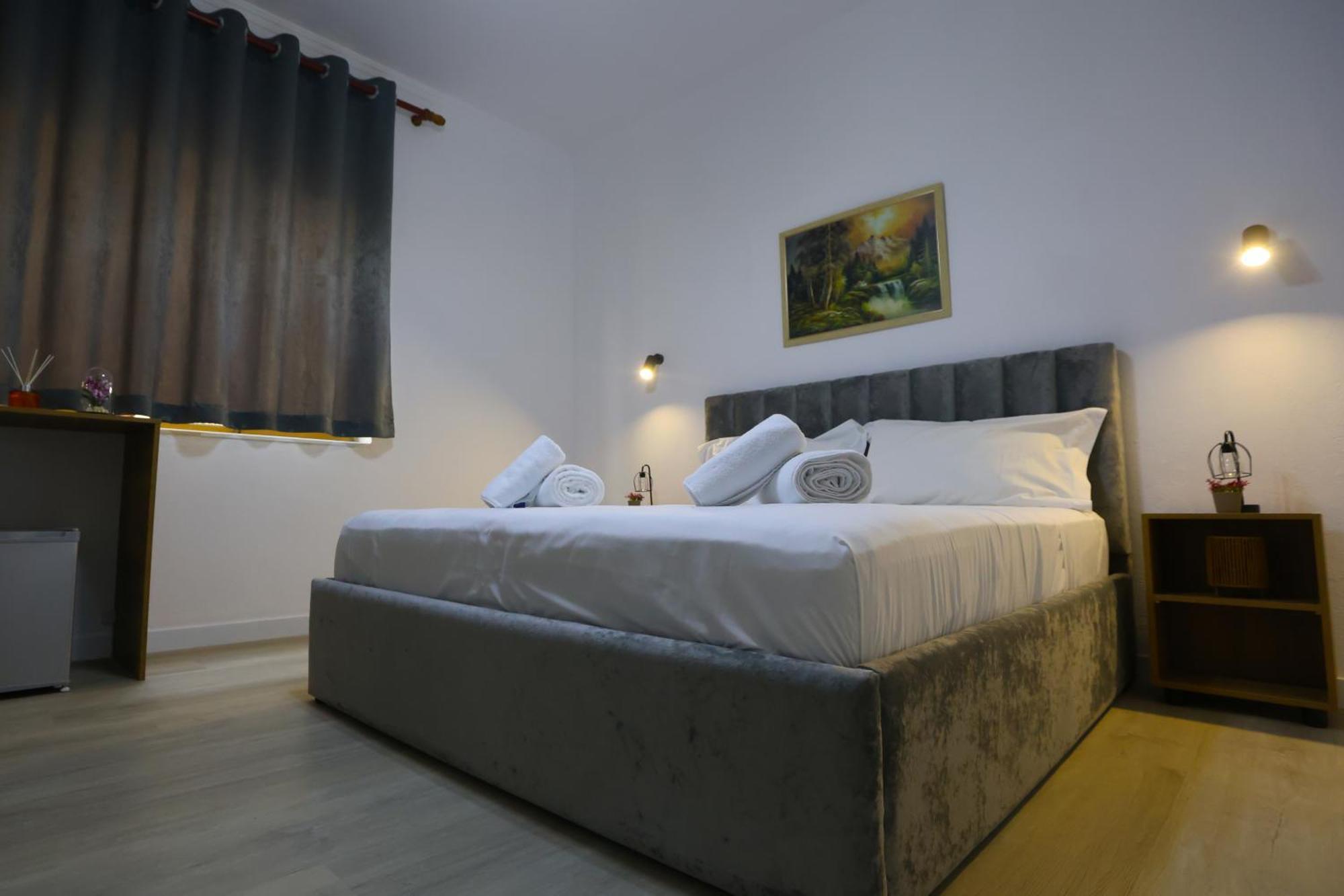 Vila Alizee Hotel Tirana Exterior foto